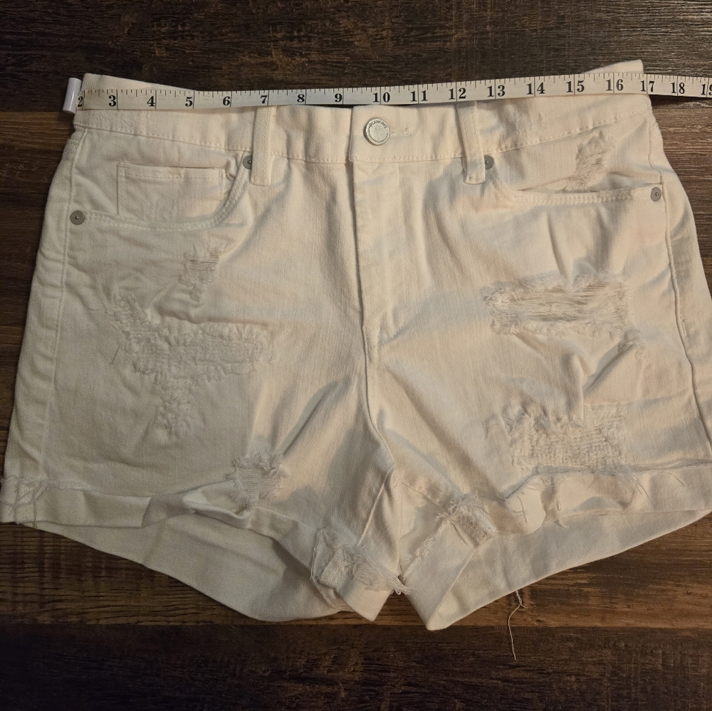 Shorts - Picture 2 of 6